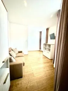 DOMAX Jaworzynska 25 - 亚沃尔