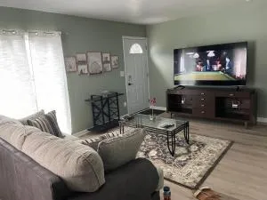 Gallimore TLC bungalow - Elmira