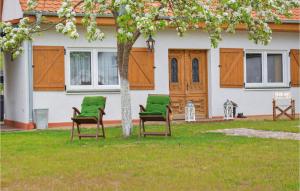 Cozy Home In Nowe Warpno With Lake View