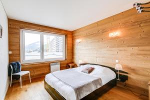 Résidence Le Bec Rouge - Appartement de charme 3 pièces 8 personnes à Tignes au pied des pistes et proche des commerces dans le quartier du Lac. Vue impr MAE-1681