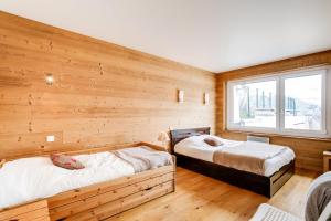 Résidence Le Bec Rouge - Appartement de charme 3 pièces 8 personnes à Tignes au pied des pistes et proche des commerces dans le quartier du Lac. Vue impr MAE-1681