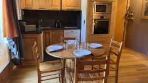 Résidence Les Cytelles - Appartement 2 pièces rénové, 5 personnes à Meribel Altiport au pied des pistes et proche du golf MAE-1751