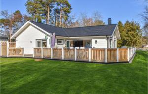 3 Bedroom Cozy Home In Sölvesborg