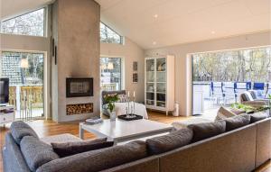 3 Bedroom Cozy Home In Sölvesborg