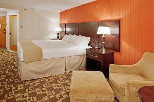 King Room - Non-Smoking room in Holiday Inn Express Wilkes Barre East an IHG Hotel