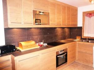 Résidence Le Cristal - Appartement 4 pièces de charme en duplex pour 8 personnes situé dans Méribel centre proche des commerces MAE-2007