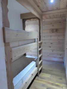 Résidence Les Brimbelles - Appartement 3 pièces pour 6 personnes situé dans le centre de Méribel proche des commerces et des pistes de ski MAE-2041
