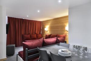 Résidence Saint Jacques A - Appartement spacieux et rénové · Centre station · Vue vallée · balcon MAE-3420