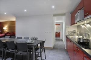 Résidence Saint Jacques A - Appartement spacieux et rénové · Centre station · Vue vallée · balcon MAE-3420