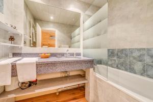 Résidence Bec Rouge - Appartement rénové 3, ski au pied, vue lac MAE-3464