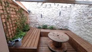 Maison de village avec sa charmante petite cour intérieure - Fleury-d'Aude