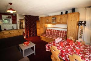 Hotels Residence Palafour - Studio 4 soigne, personnalise, confortable - balcon vue lac MAE-3596 : photos des chambres
