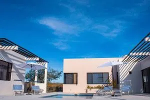 Contemporary house with pool near the beach - 托多斯桑托斯