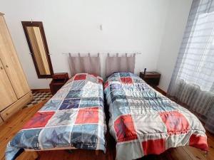 Maisons de vacances BRP Aveyron, Castan House, 5 beds : photos des chambres