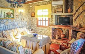 Awesome Home In El Gastor