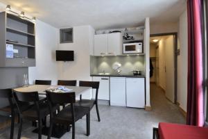 Résidence Carroley B - Appartement rénové · Proche des pistes · Vue pistes · Balcon MAE-7112