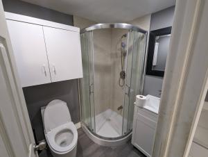 Modern Tiny Wood Cottage 03