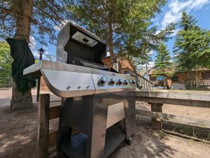 Modern Tiny Wood Cottage 03