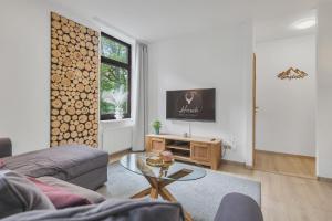 HIRSCH Stadt Apartment 3 - Balkon mit Flussblick - Parkplatz