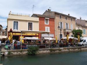 Maisons de vacances Les Romarins dans le Mas de la PERRINE entre AVIGNON LUBERON Mt VENTOUX : photos des chambres