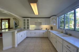 Luxury 3 Br 3 Bth Townhouse in Gated Community