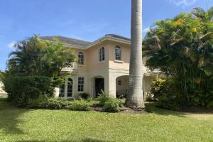 Luxury 3 Br 3 Bth Townhouse in Gated Community