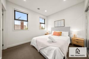 Nice house walking to shopping center