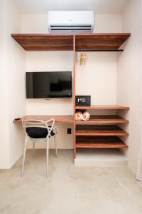 Penthouse with private jungle, pool, downtown