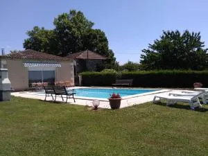 Gîte avec piscine - Vauris