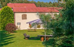 Gorgeous Home In Sarnikierz