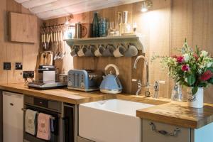 The Treehouse at Salcombe Farm