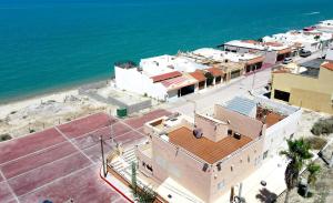 Villa Las Palmas Beachview Rental - Casita de Playa