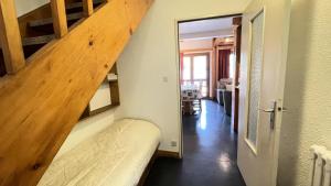 Résidence Croix De Verdon - Appartement Savoyard en plein centre de Méribel MAE-3204