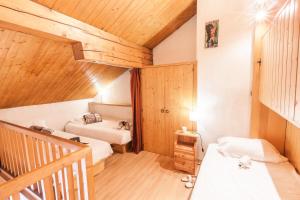 Résidence Croix De Verdon - Appartement Savoyard en plein centre de Méribel MAE-3204