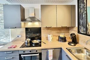 Résidence Les Hauts Lieux - Joli studio cabine 4 personnes à Tignes au pied des commerces et proche des pistes,avec vue imprenable sur le lac et le glacier MAE-2634