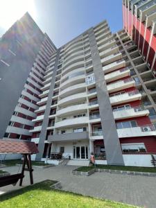 Malachite Urban Gem - Skyline Terrace Oasis