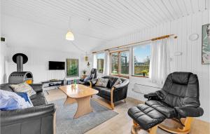 Pet Friendly Home In Tarm With Kitchen
