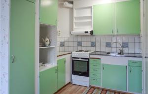 Amazing Apartment In Orrefors With Wifi