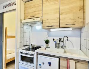 Résidence Home Club - Studio cabine très agréable, exposé plein Sud avec vue sur la Grande Motte MAE-2964