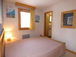 Résidence Les Genelles - Appartement 3 Pièces situé à Méribel Altiport au pied des pistes de ski et proche du golf MAE-6691