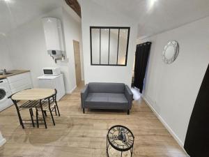 Appartements Studio tout confort avec climatisation : photos des chambres