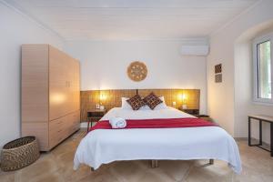 Central, Calm with Courtyard