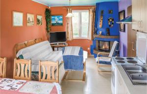 Cozy Home In Nowe Warpno With Wifi