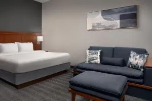 Courtyard by Marriott Syracuse Downtown at Armory Square - Camillus