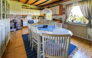 Awesome Home In Åsljunga With Kitchen