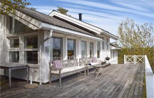 Three-Bedroom Holiday Home In Tvedestrand