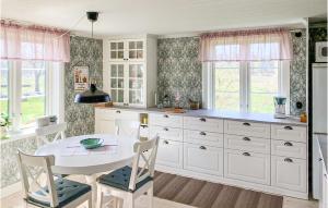 2 Bedroom Beautiful Home In Köpingsvik