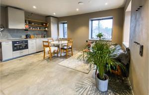 Cozy Home In Vallda With Kitchen