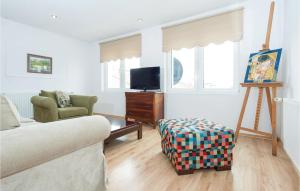 2 Bedroom Lovely Apartment In Darlowo