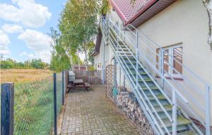 1 Bedroom Beautiful Apartment In Rowy